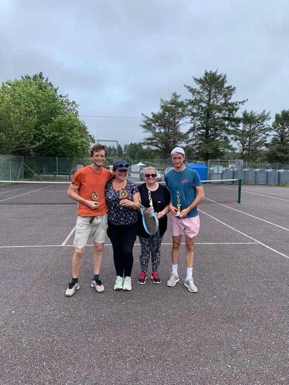 Mixed doubles photo